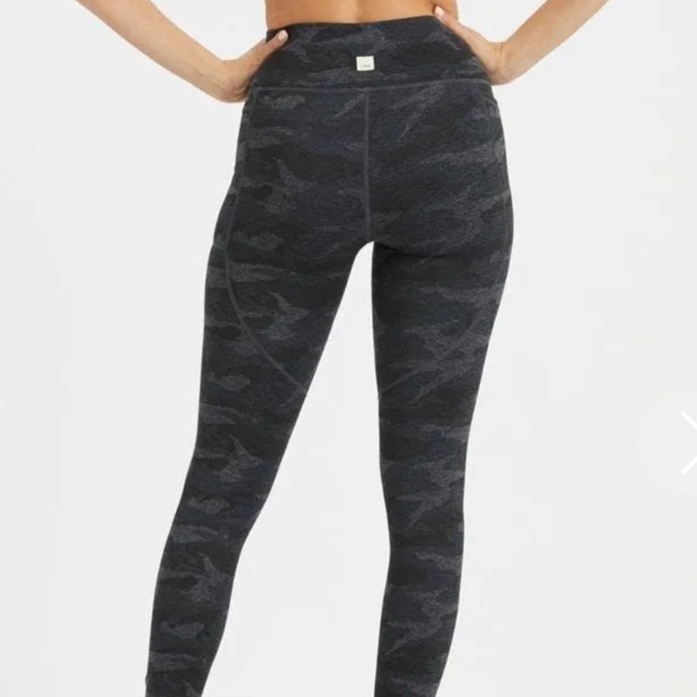 Vuori Elevation Performance Legging - image 3
